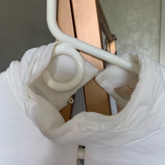 𝑮𝒊𝒓𝒍 𝒏𝒆𝒙𝒕 𝒅𝒐𝒐𝒓 𝒕𝒐𝒑 - Picture 8 of 8